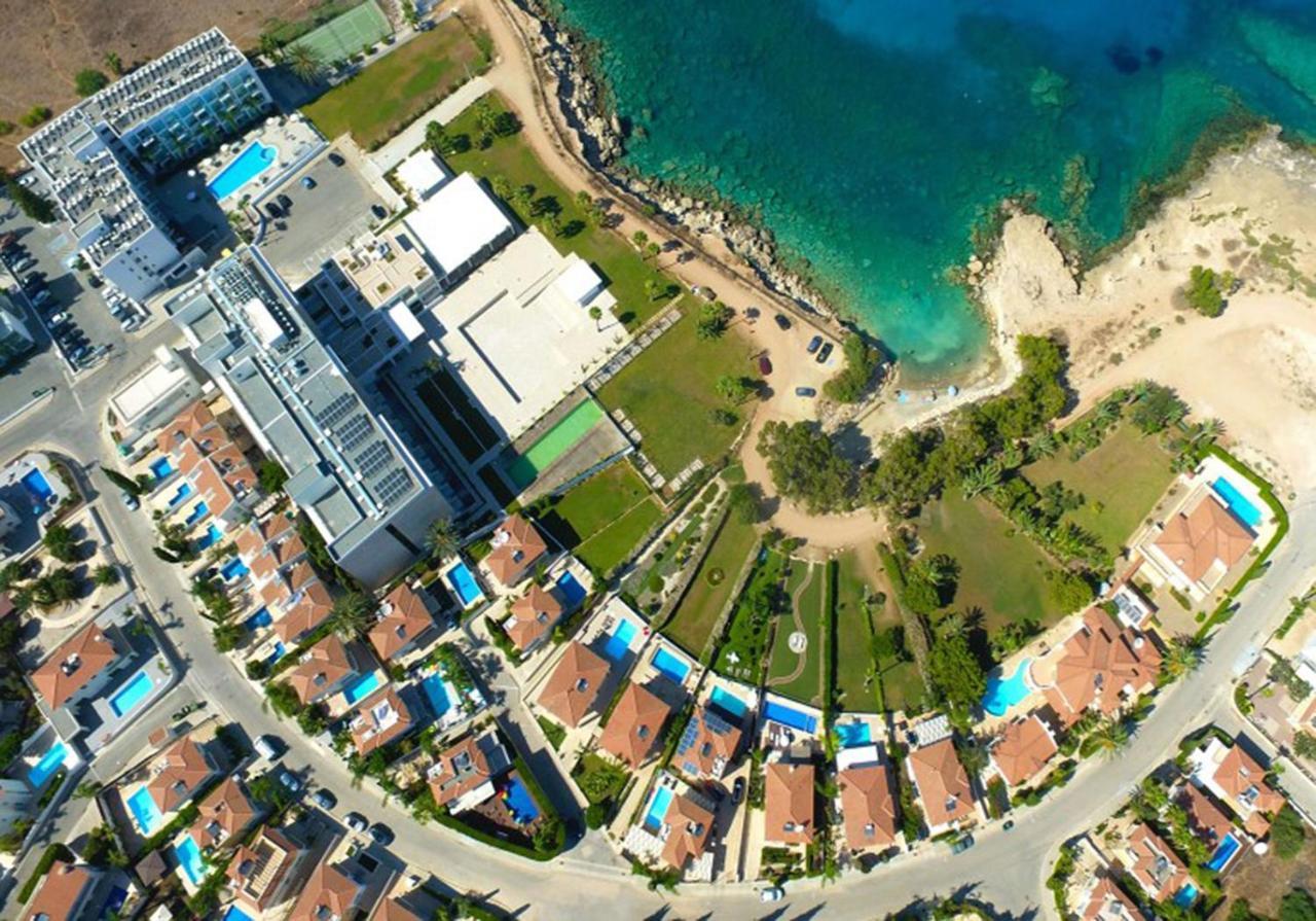 Lucile - Coralli Beachfront Apartment Paralimni Exterior photo